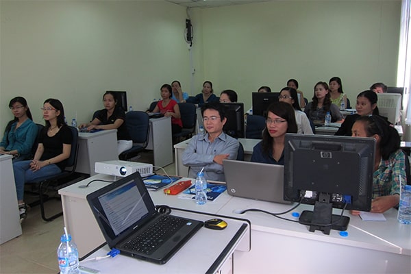 Training on how to use the accounting software EnterAccount